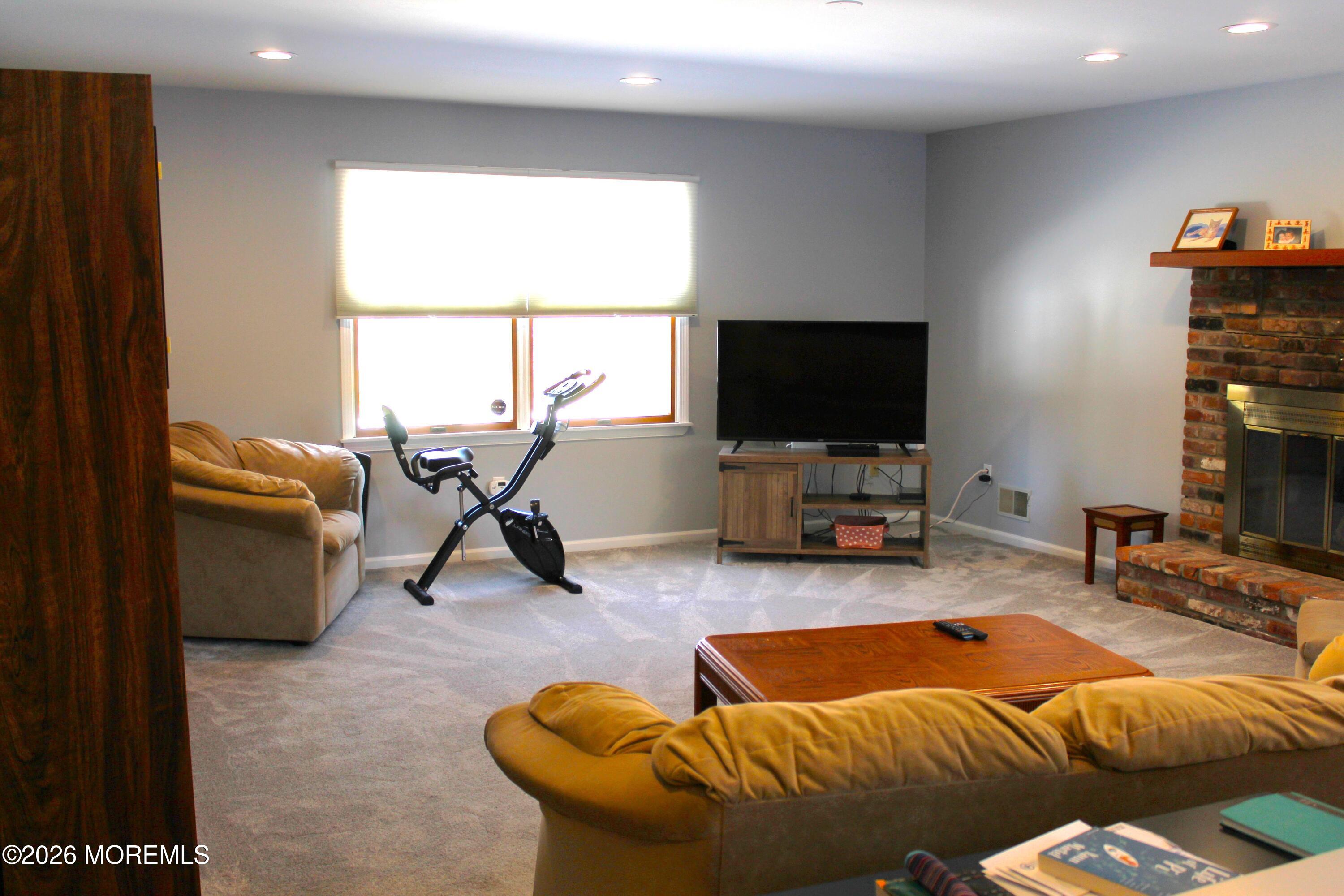 435 Frank Applegate Road Jackson, NJ 08527 - Photo 3 of 77 IMG_0201