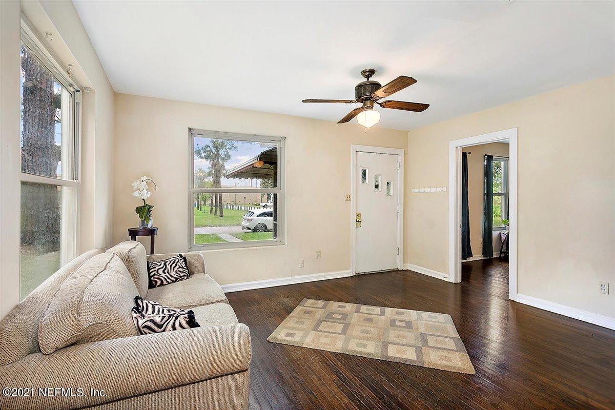 1951 Huntsford Road Jacksonville, FL 32207 - Photo 4 of 17 a living room with furniture and wooden floor