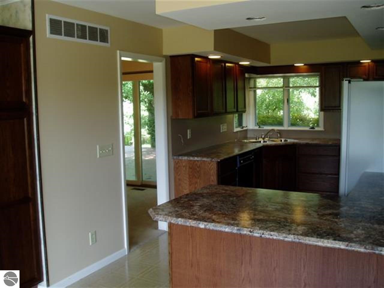 461 East Walton Road Mount Pleasant, MI 48858 - Photo 6 of 16 1749079-5.JPG