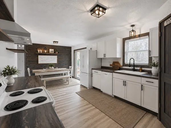 $375,000 | 26 Oak Lane Northeast, Pine Island, MN 55963
