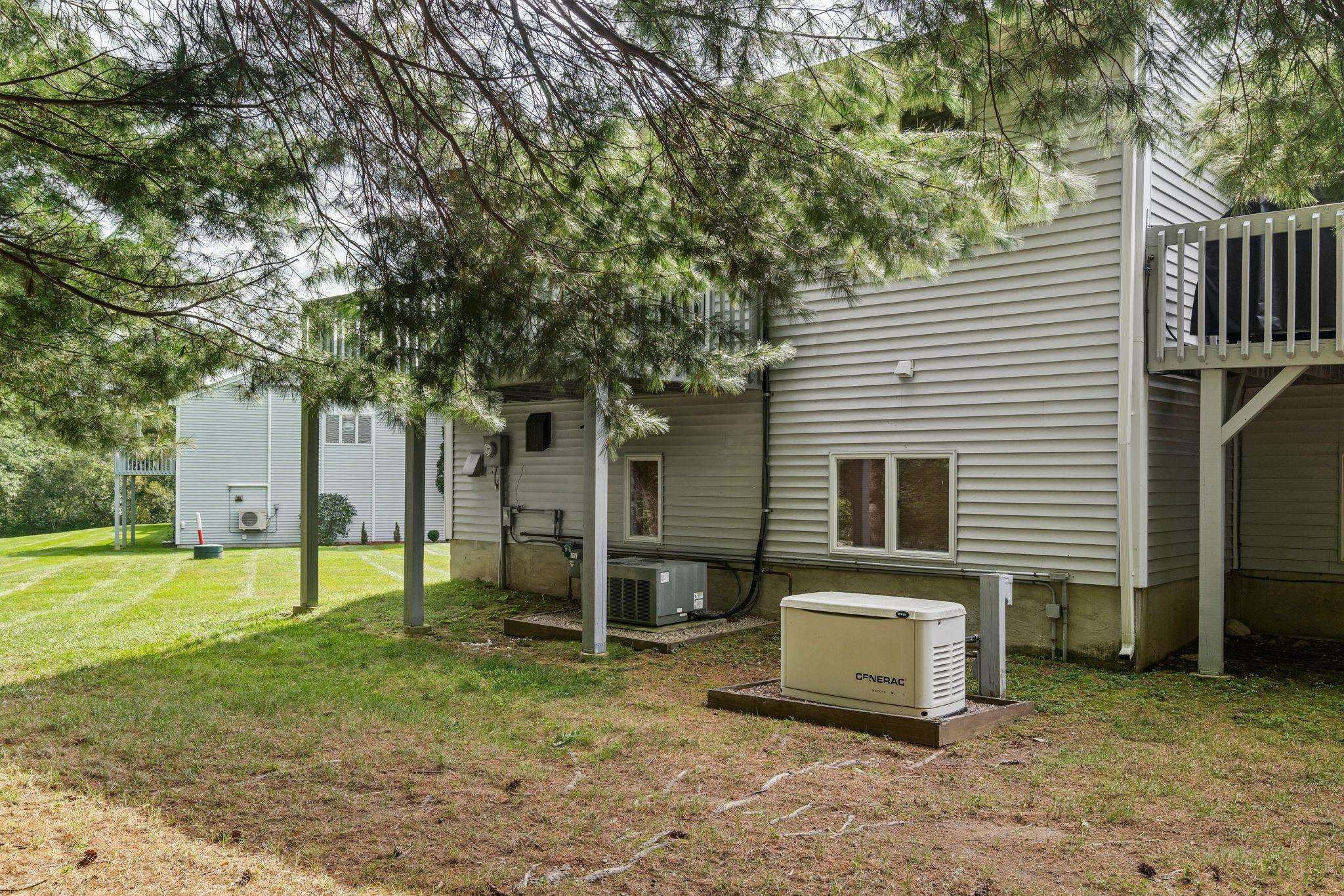 28 Meadowbrook Villiage Rochester, NH 03867 - Photo 17 of 26