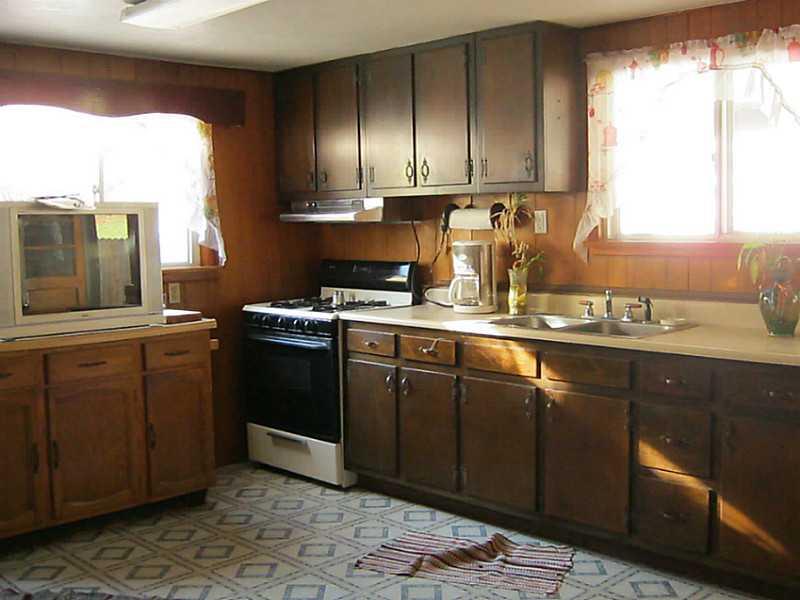 335 Bailies Run Road Creighton, PA 15030 - Photo 10 of 16 Kitchen.