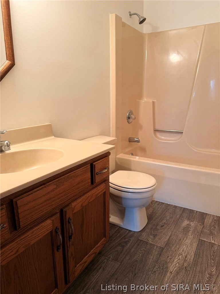 1635 West Monique Drive Scottsburg, IN 47170 - Photo 24 of 35 second full bath
upstairs