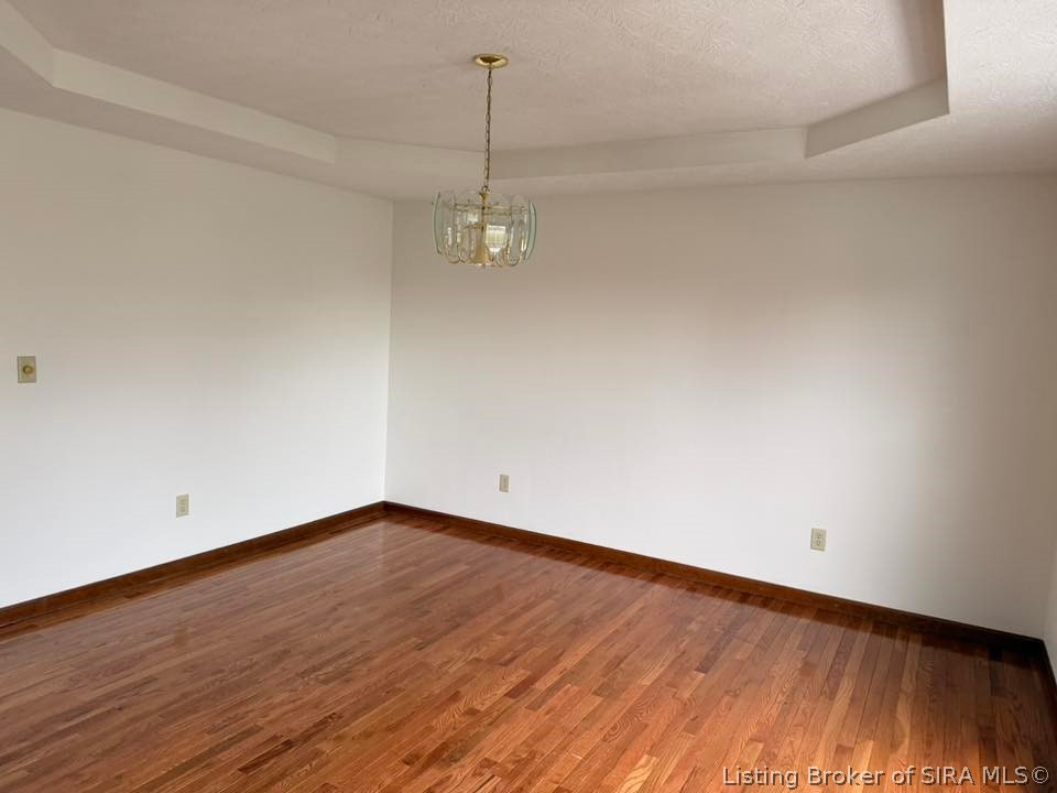 1635 West Monique Drive Scottsburg, IN 47170 - Photo 5 of 35 Dining Room