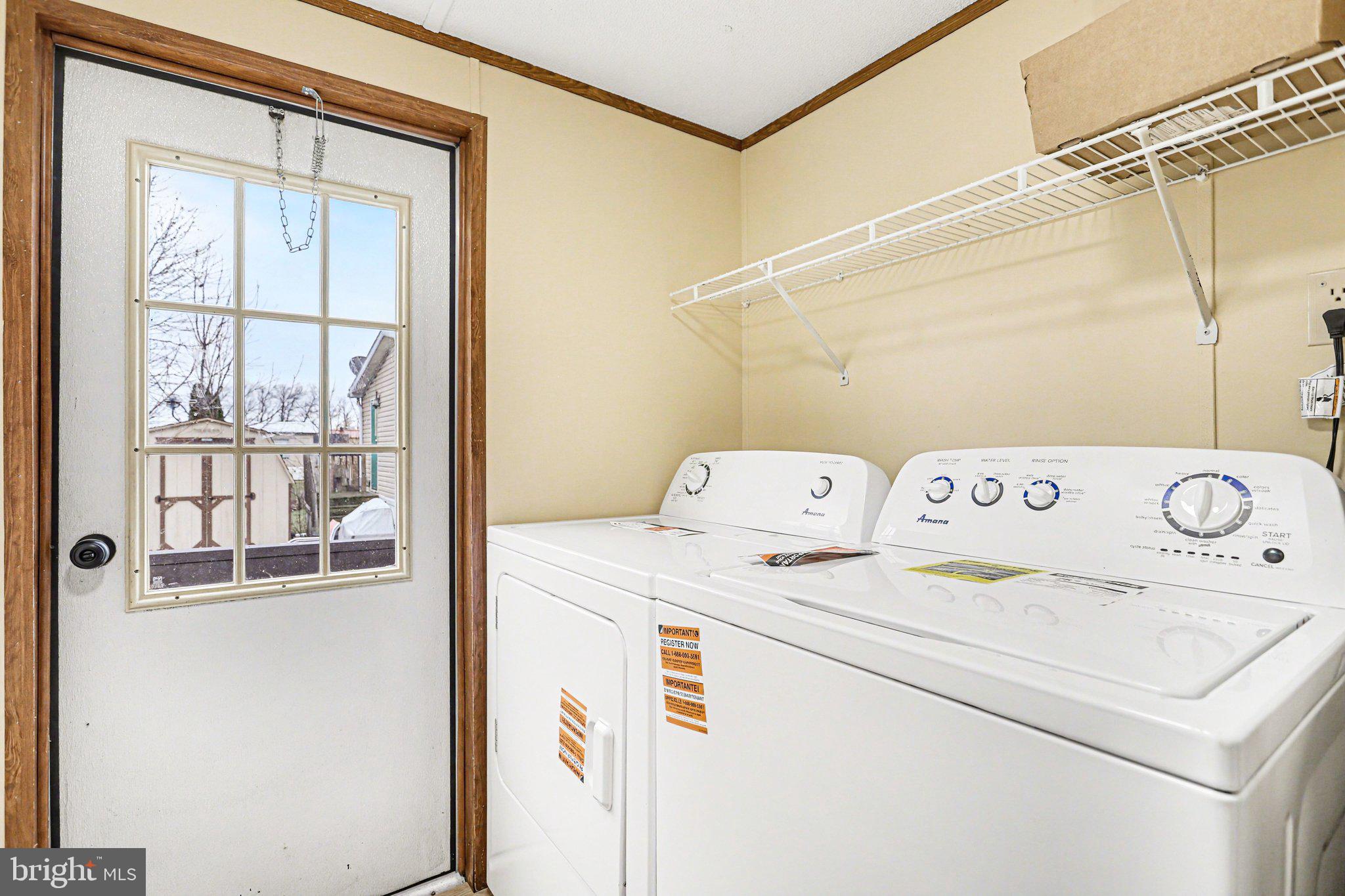 31 Davis Avenue Gettysburg, PA 17325 - Photo 23 of 27 a utility room with dryer and washer