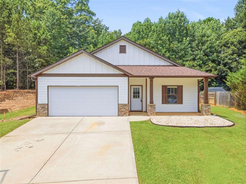 752 Stable View Loop Dallas, GA 30132 - Photo 1 of 37 Gallery Image 1