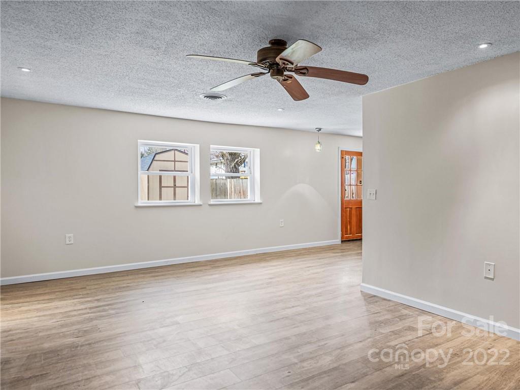 34 Cub Road Asheville, NC 28806 - Photo 14 of 26 Gallery Image 14
