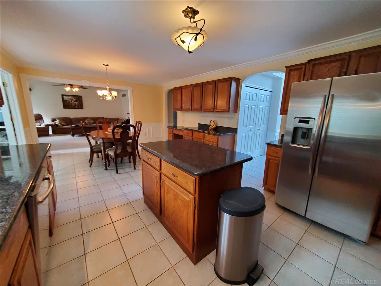 46869 West Ridge Drive Macomb, MI 48044 - Photo 22 of 48 50080942-21.JPG