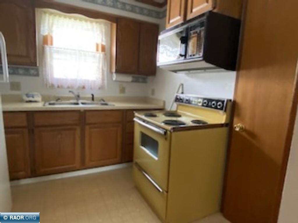 12 3rd Street Southwest Chisholm, MN 55719 - Photo 8 of 21