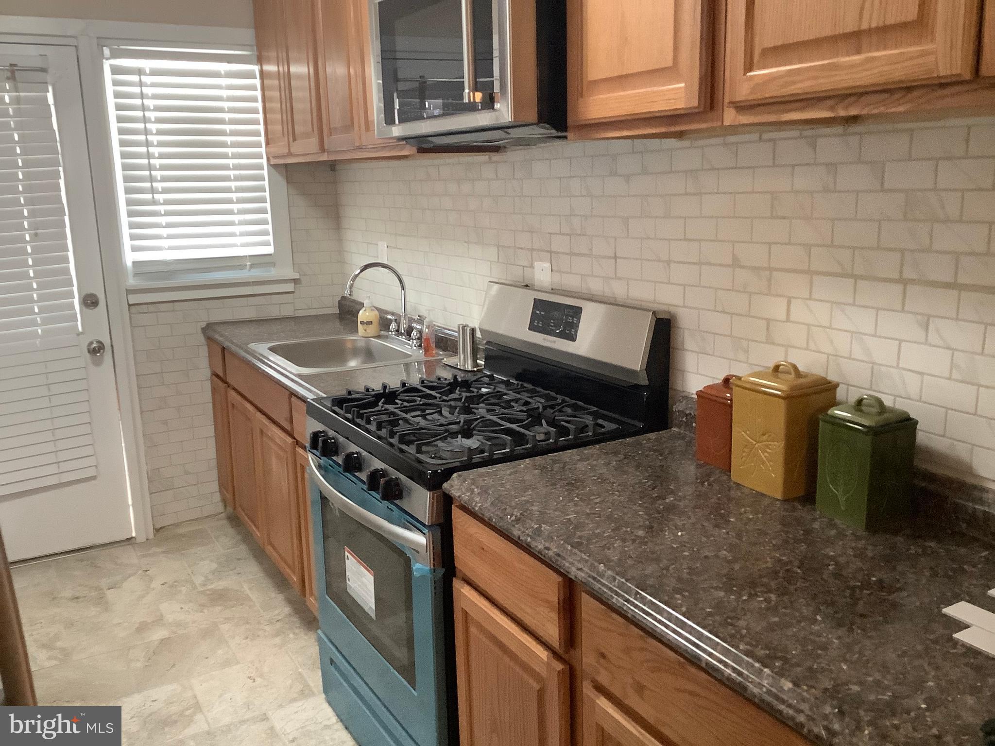 3203 Kenyon Avenue Baltimore, MD 21213 - Photo 3 of 14