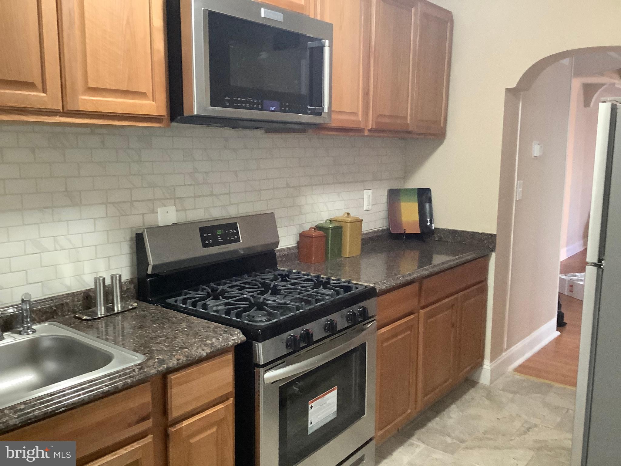 3203 Kenyon Avenue Baltimore, MD 21213 - Photo 4 of 14