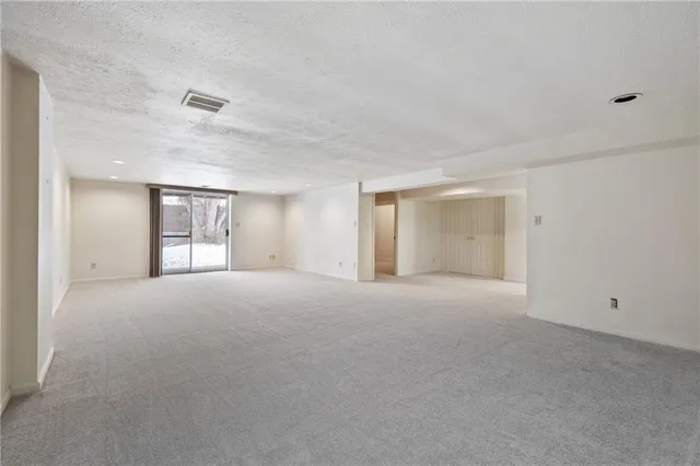 $329,000 | 1543 Merion Lane, Oakmont, PA 15139