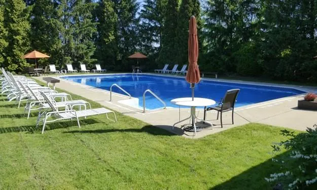 $329,000 | 1543 Merion Lane, Oakmont, PA 15139