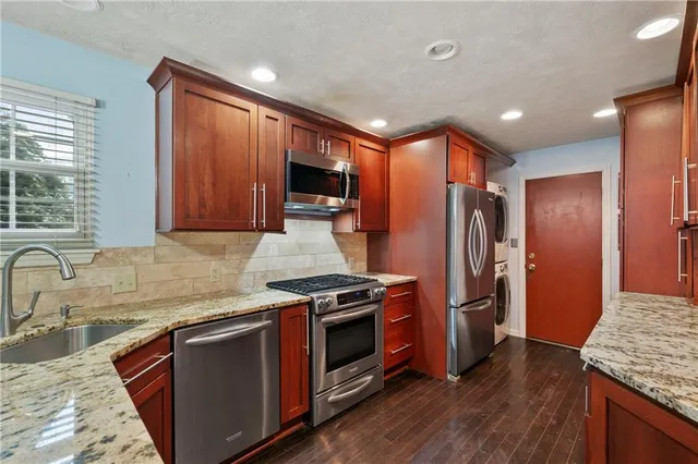 $329,000 | 1543 Merion Lane, Oakmont, PA 15139