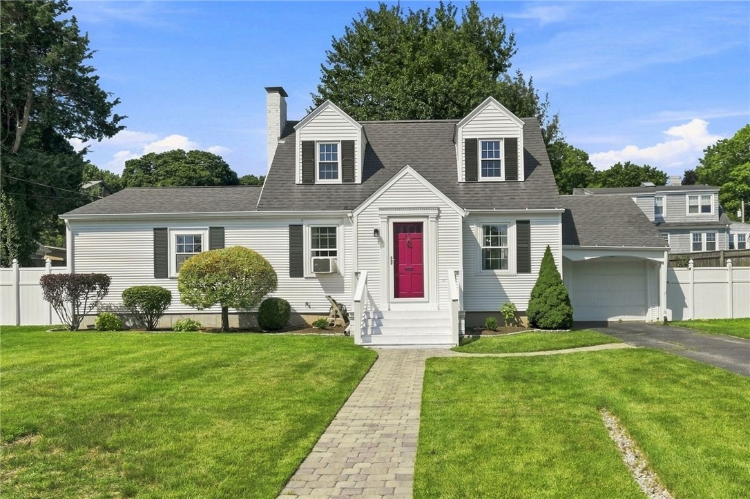 17 Ledge Road East Greenwich, RI 02818 - Photo 1 of 22 Gallery Image 1