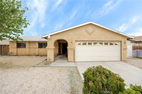 $2,000 | 10415 Buckboard Circle, Adelanto, CA 92301