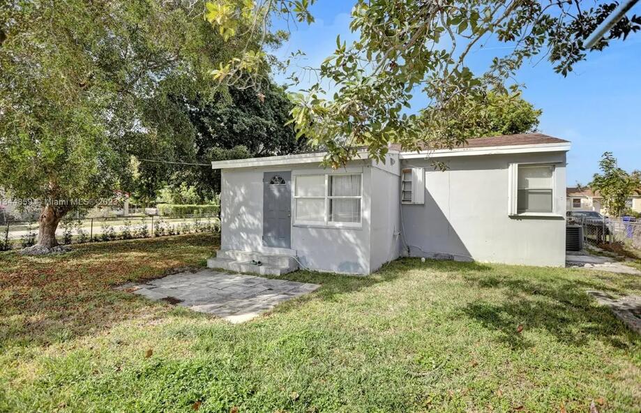 2552 Wiley Street Hollywood, FL 33020 - Photo 17 of 17 20