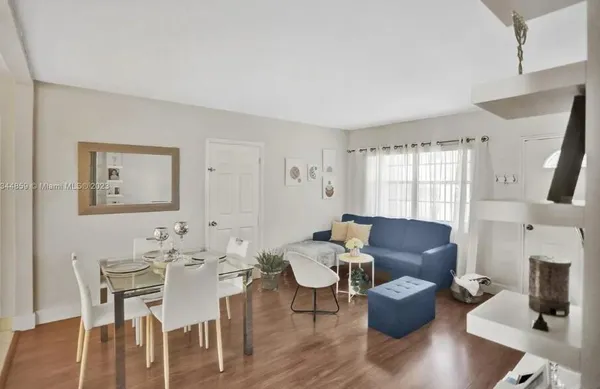 $3,000 | 2552 Wiley Street, Hollywood, FL 33020