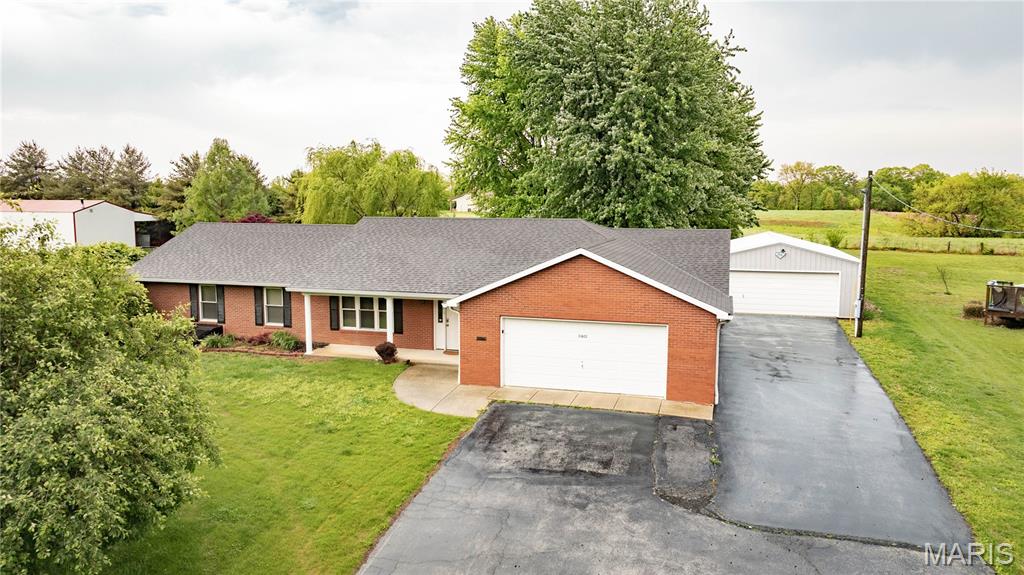 31822 Irish Lane Brighton, IL 62012 - Photo 1 of 60
