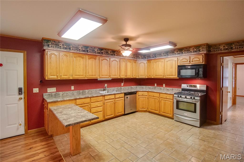 31822 Irish Lane Brighton, IL 62012 - Photo 18 of 60