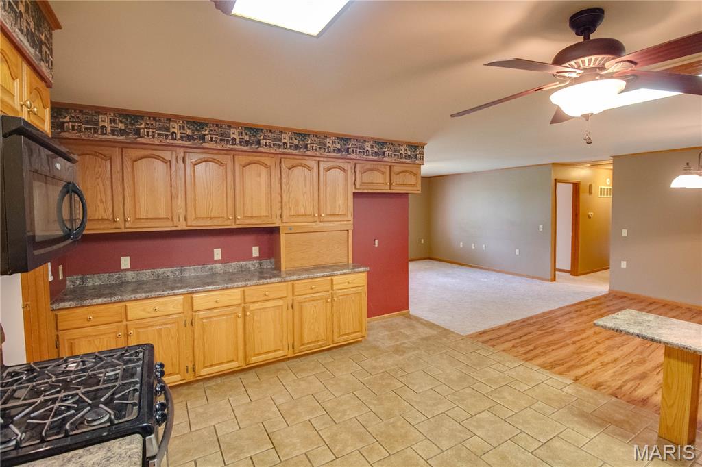 31822 Irish Lane Brighton, IL 62012 - Photo 19 of 60