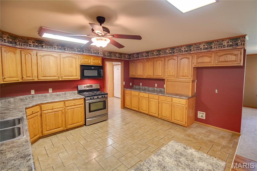 31822 Irish Lane Brighton, IL 62012 - Photo 21 of 60