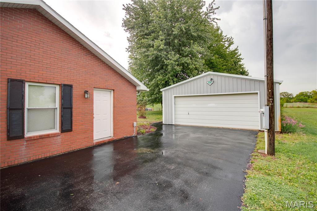 31822 Irish Lane Brighton, IL 62012 - Photo 50 of 60