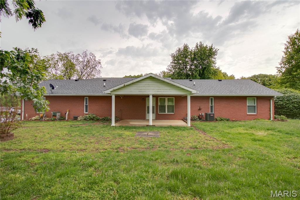 31822 Irish Lane Brighton, IL 62012 - Photo 51 of 60