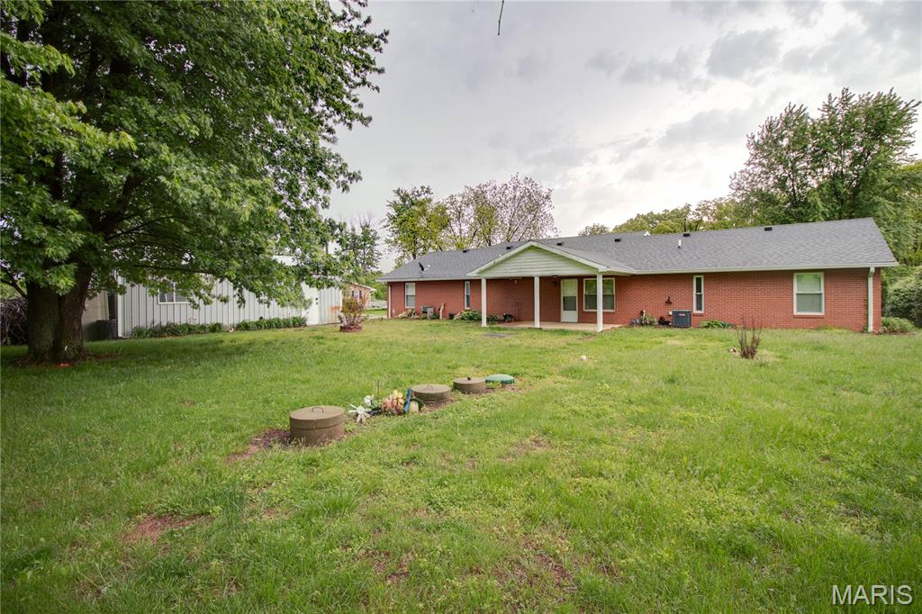 31822 Irish Lane Brighton, IL 62012 - Photo 52 of 60
