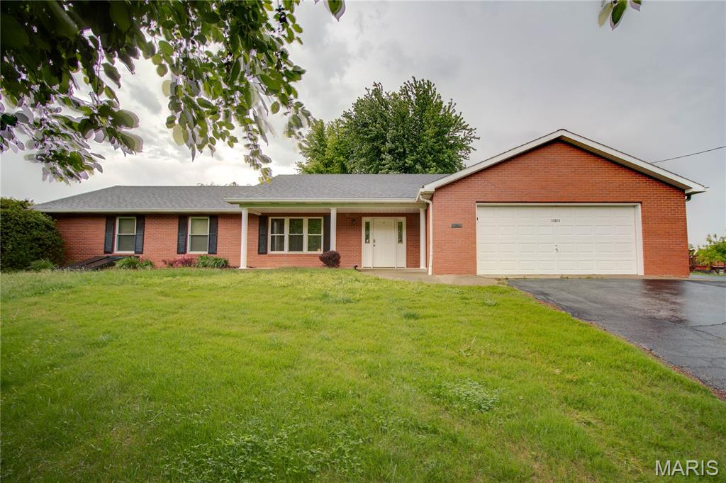 31822 Irish Lane Brighton, IL 62012 - Photo 8 of 60
