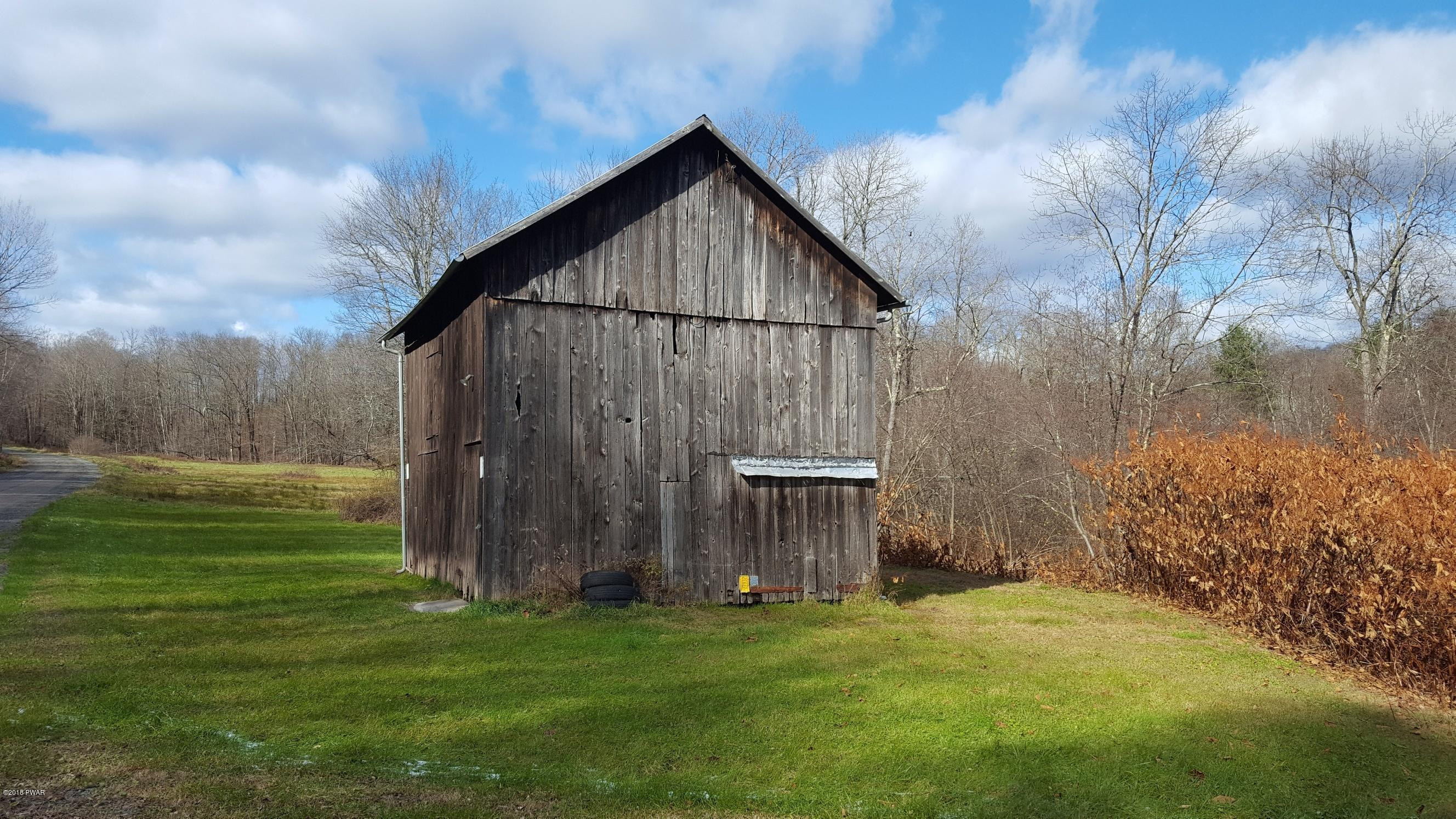 180 Layton Road Equinunk, PA 18417 - Photo 10 of 20 Older storage Barn