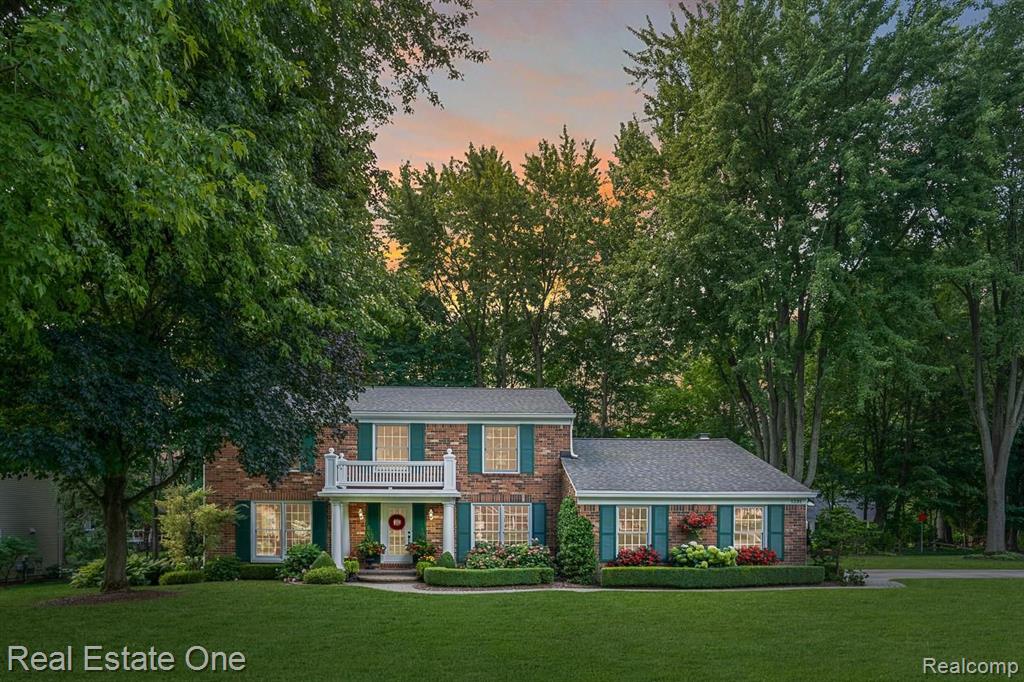 1391 Chestnut Lane Rochester Hills, MI 48309 - Photo 1 of 52