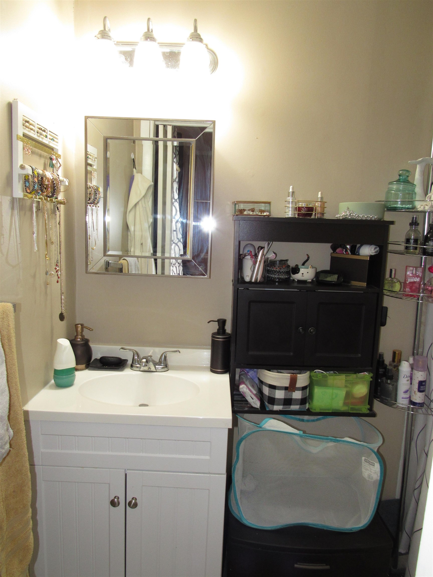 31 Stubblefield Road Waynesboro, VA 22980 - Photo 29 of 41 a bathroom with a sink toilet and mirror