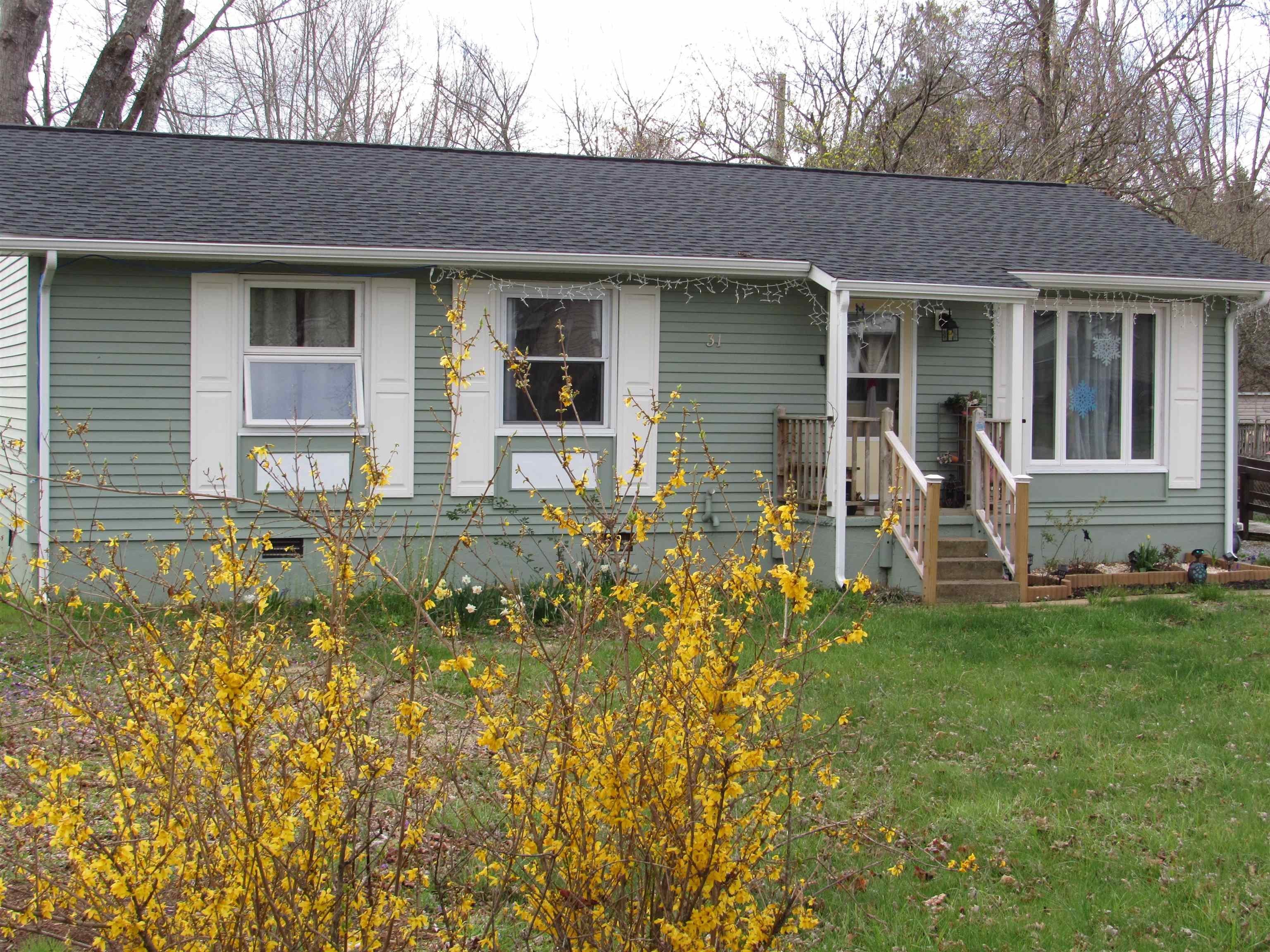 31 Stubblefield Road Waynesboro, VA 22980 - Photo 3 of 41 front view of a house with a yard