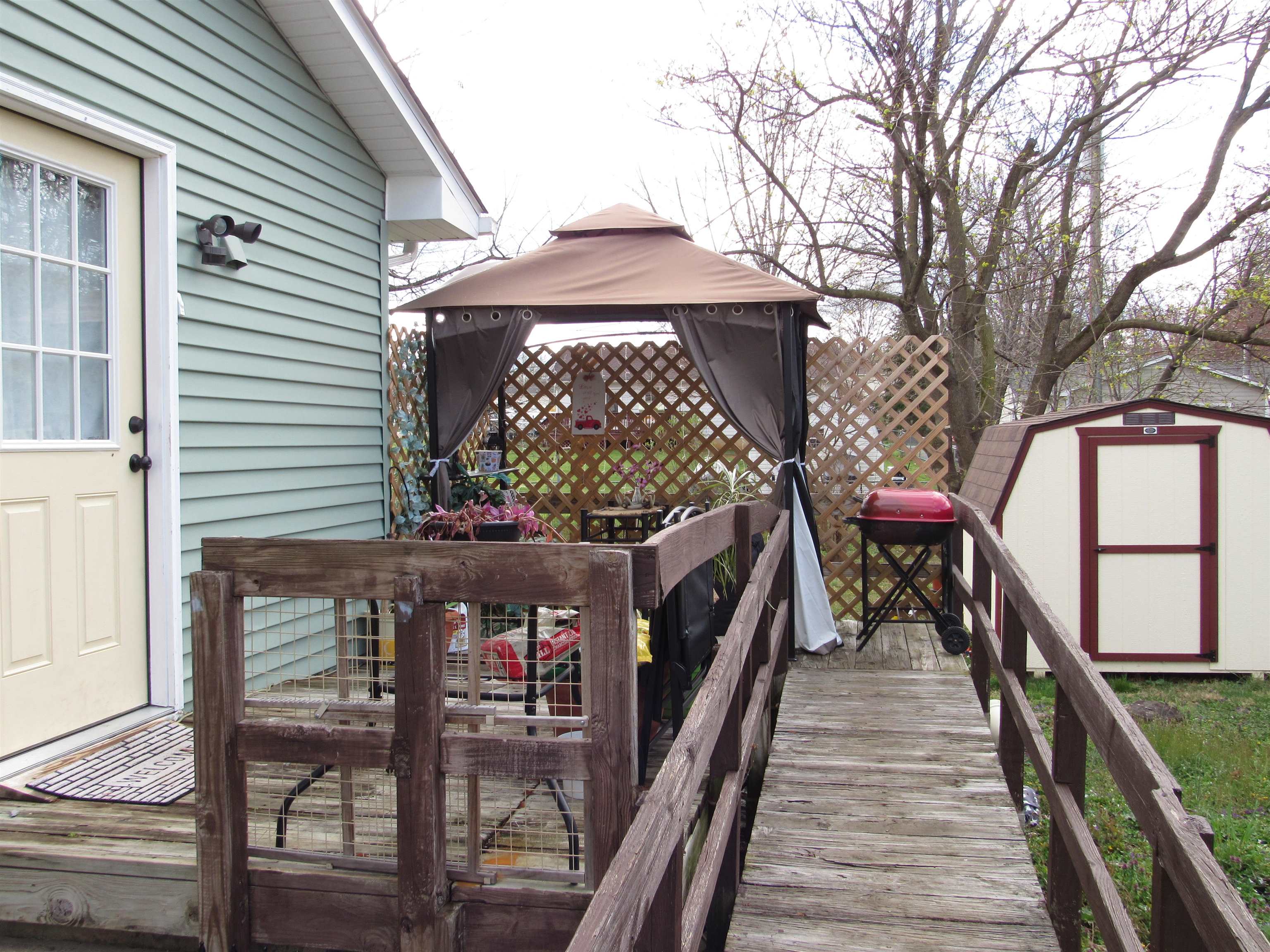 31 Stubblefield Road Waynesboro, VA 22980 - Photo 40 of 41 a balcony view with a seating space