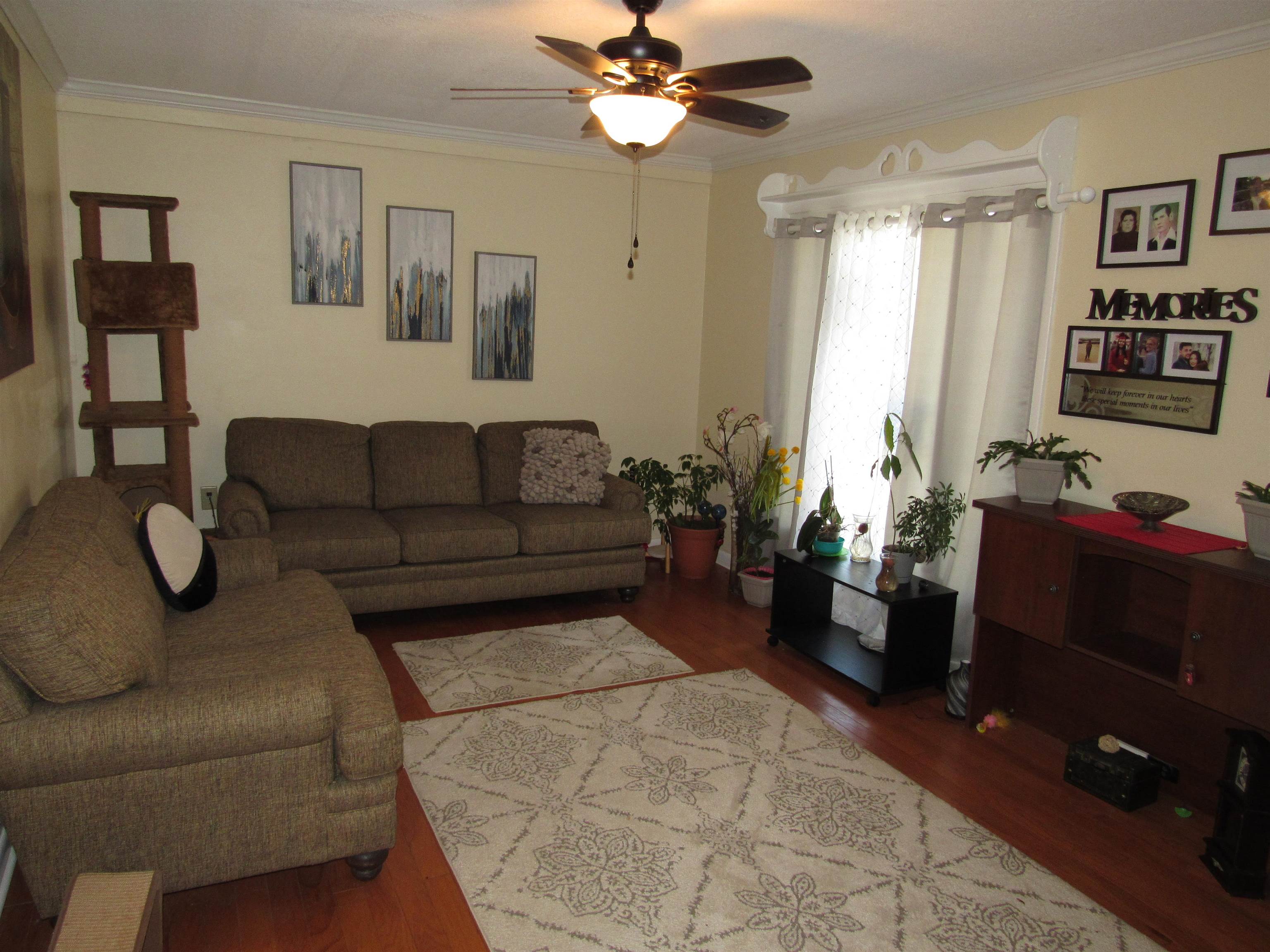 31 Stubblefield Road Waynesboro, VA 22980 - Photo 10 of 41 a living room with furniture and a window