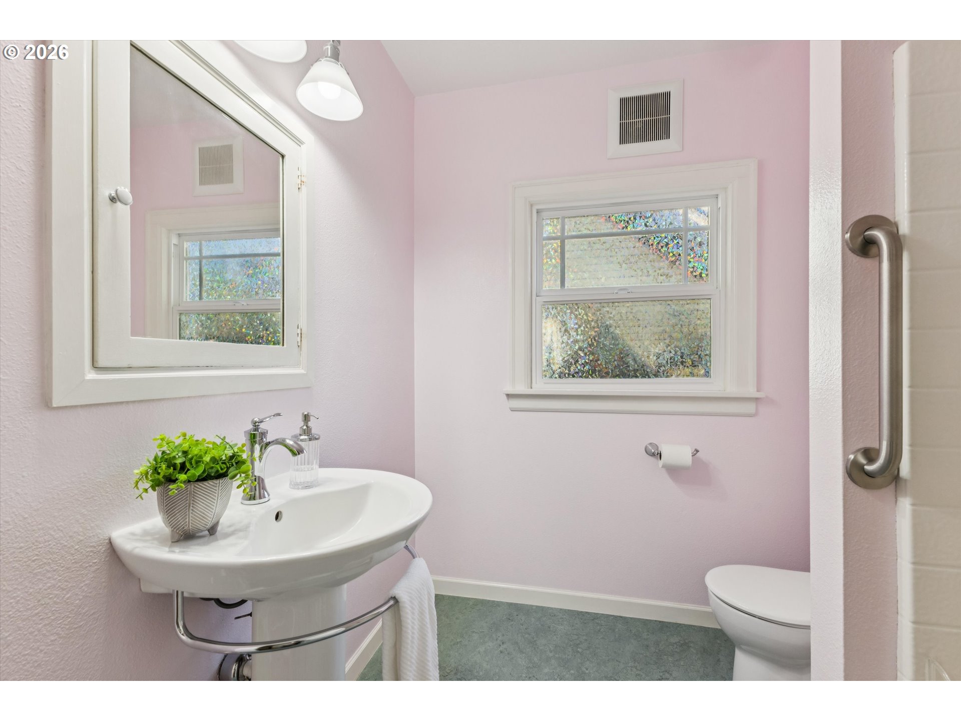 3302 Northeast 14th Avenue Portland, OR 97212 - Photo 19 of 41 Bathroom