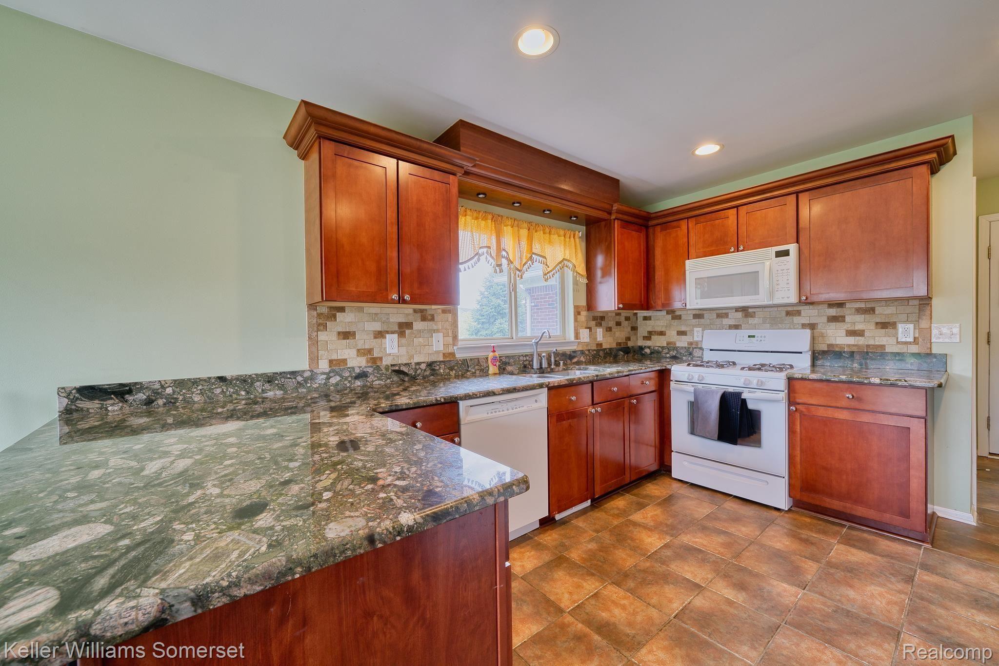 51480 Rivard Road New Baltimore, MI 48047 - Photo 11 of 26 DSC08951_3.jpg