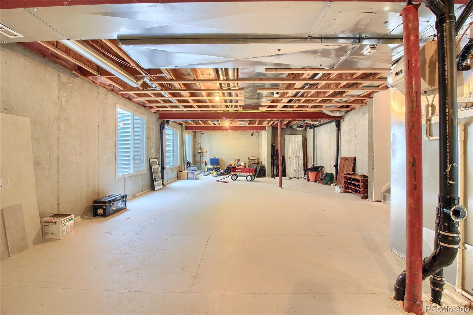 10677 Wynspire Road Highlands Ranch, CO 80130 - Photo 35 of 40 a view of a room with gym equipment
