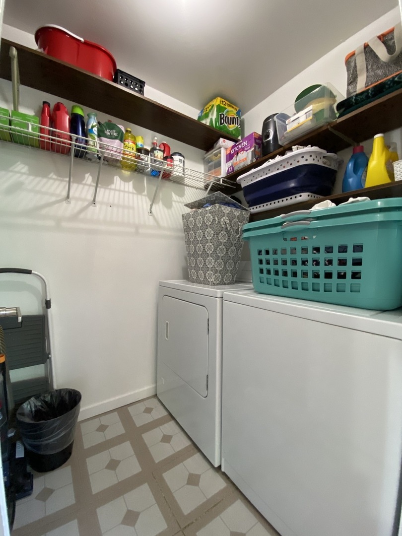 2077 North Ginger Creek Circle, Unit 17D Palatine, IL 60074 - Photo 15 of 18