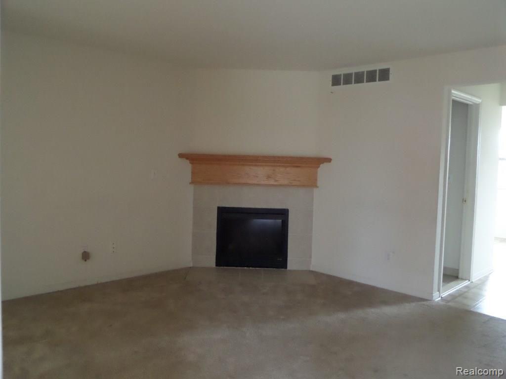 464 Salliotte Road Ecorse, MI 48229 - Photo 5 of 14 3-Living room.JPG
