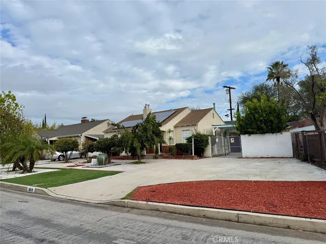 a view of a entryway front of house