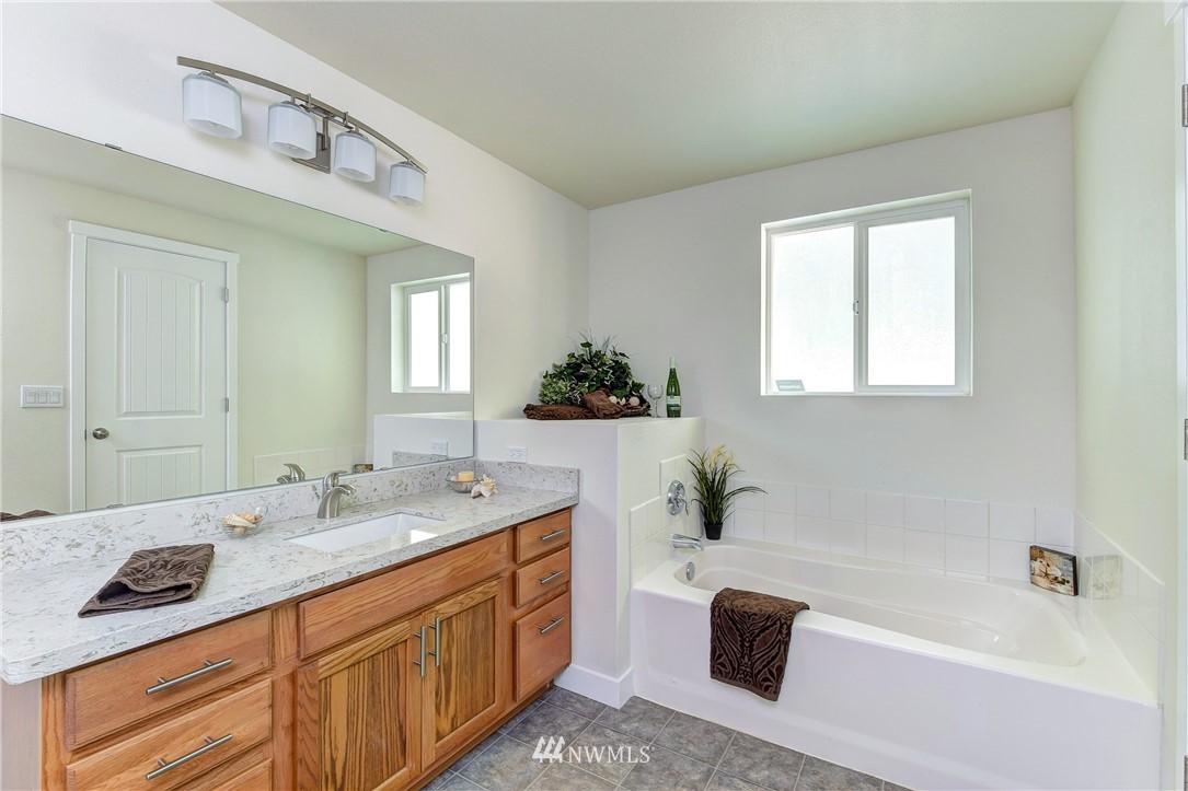 4505 Southeast Mayvolt Road Port Orchard, WA 98366 - Photo 11 of 25 Gallery Image 11