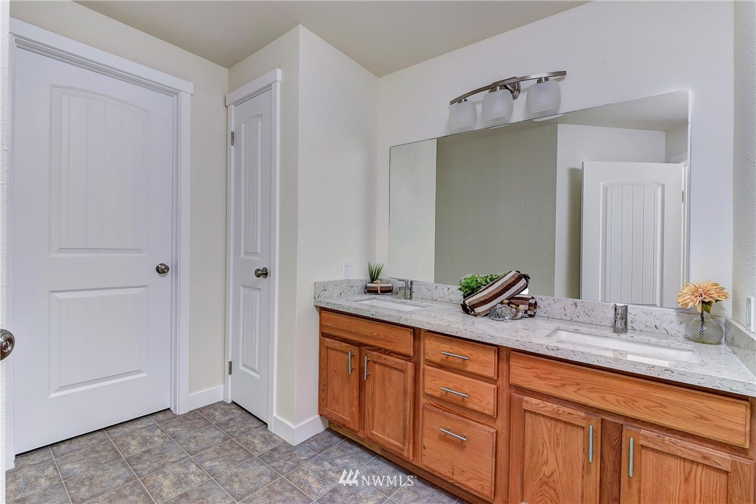 4505 Southeast Mayvolt Road Port Orchard, WA 98366 - Photo 12 of 25 Gallery Image 12