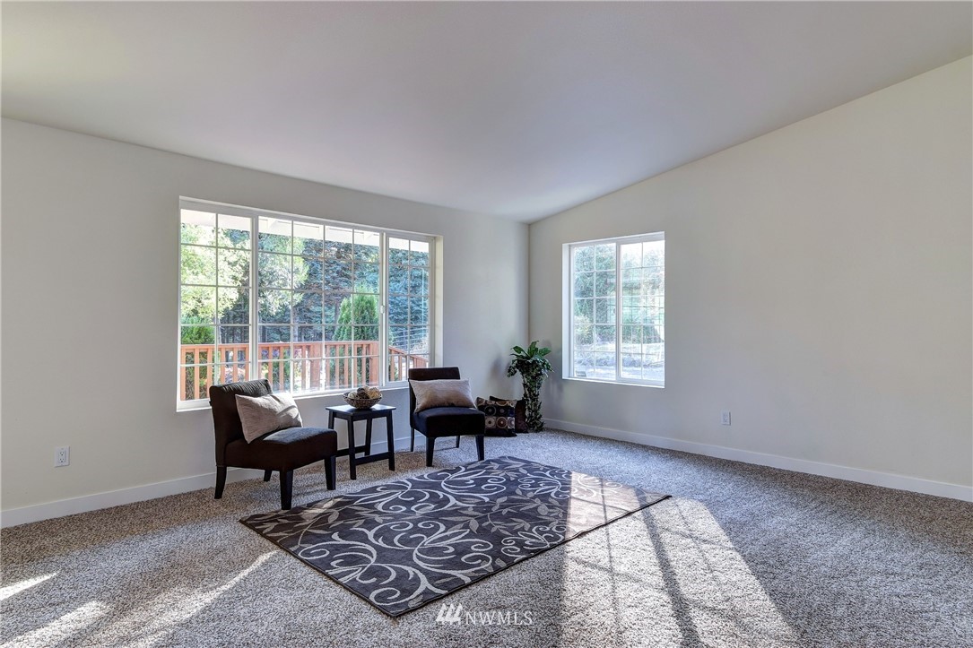 4505 Southeast Mayvolt Road Port Orchard, WA 98366 - Photo 3 of 25 Gallery Image 3