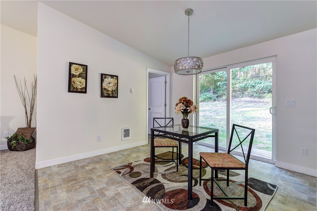 4505 Southeast Mayvolt Road Port Orchard, WA 98366 - Photo 4 of 25 Gallery Image 4