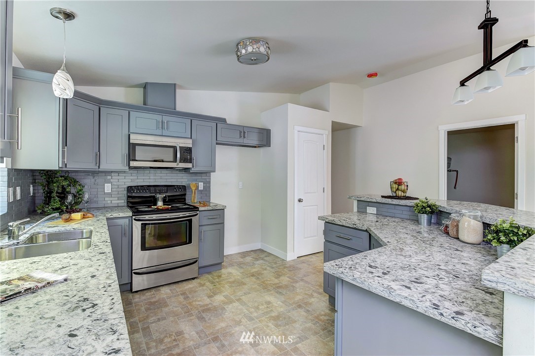 4505 Southeast Mayvolt Road Port Orchard, WA 98366 - Photo 9 of 25 Gallery Image 9