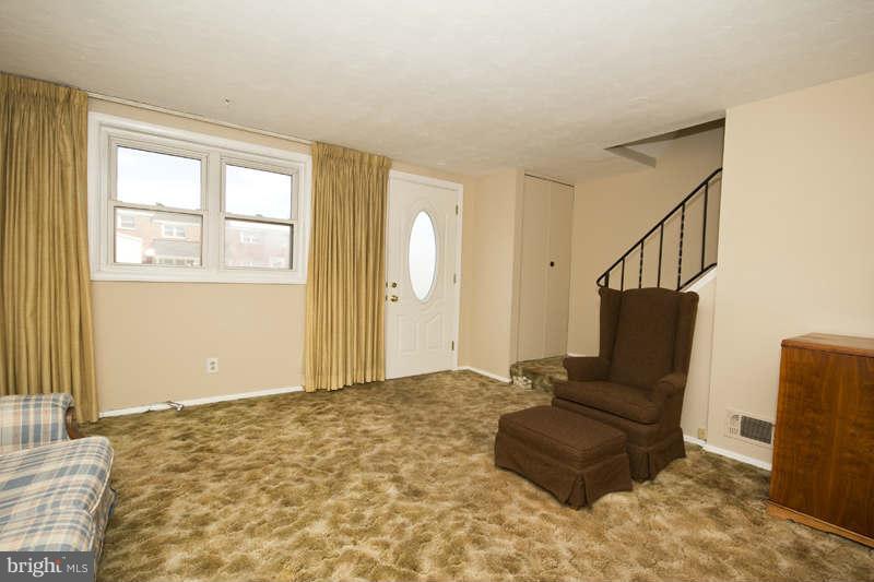 7843 Kavanagh Road Baltimore, MD 21222 - Photo 3 of 21 Living Room