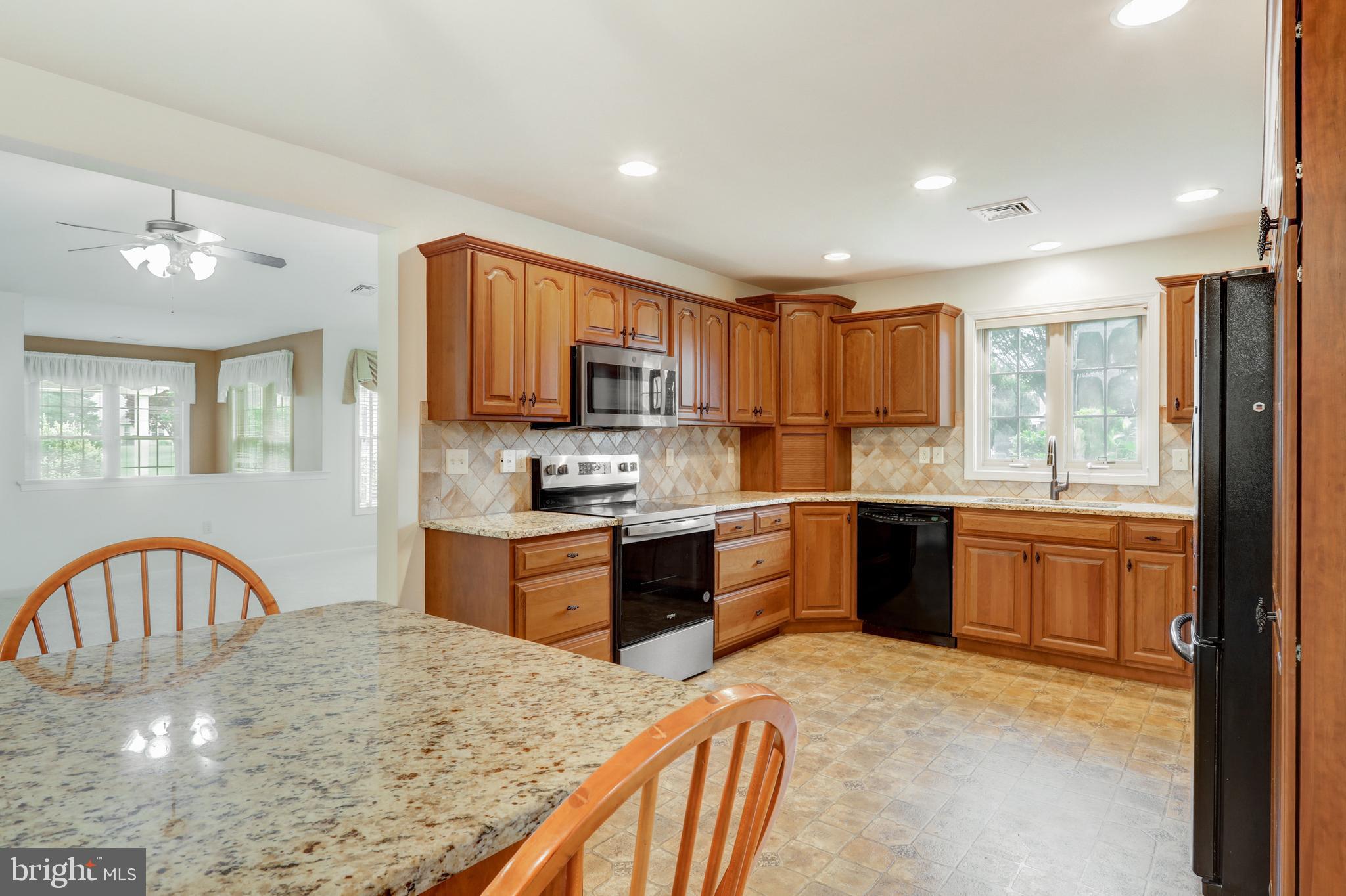 749 Heather Ridge Manheim, PA 17545 - Photo 9 of 57 Kitchen