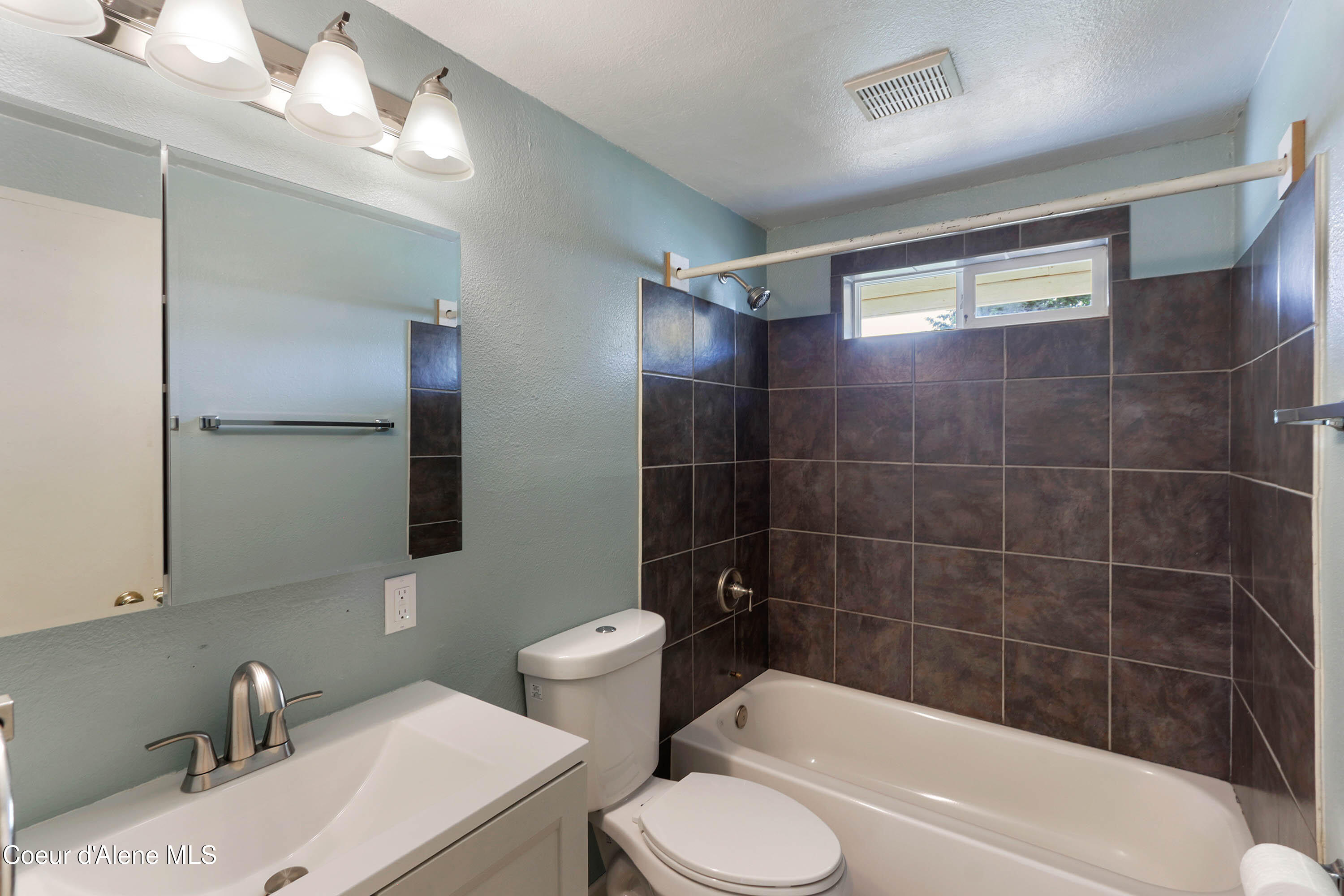 632 Roberson Way Sandpoint, ID 83864 - Photo 18 of 29 IMG_5885
